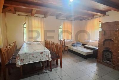 Casă cu 6 camere cu Teren 2455 Mp în Central - 4