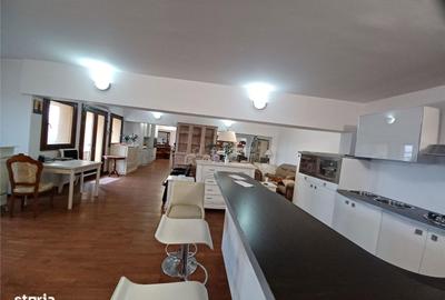 Casă cu 10 camere cu Teren 2000 Mp în Balotești - 1