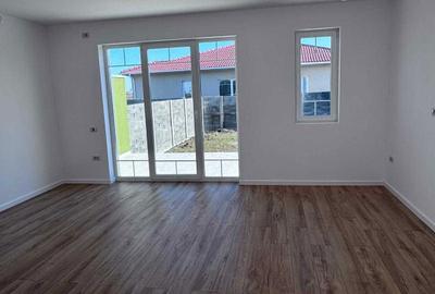Casă cu 4 camere cu Teren 269 Mp în Remetea Mare - 7