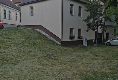 Casă cu 6 camere în Centrul Istoric