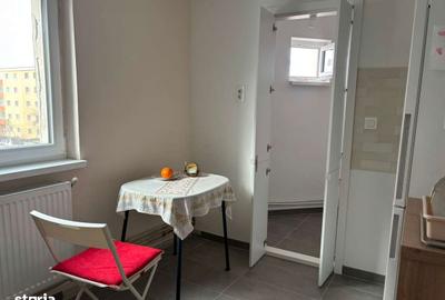 Apartament cu 2 camere decomandat în Tractorul - 7