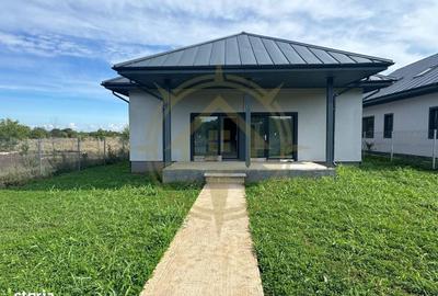 Casă cu 4 camere cu Teren 500 Mp în Ciofliceni - 2