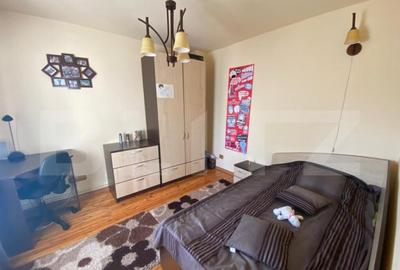 Casă cu 7 camere cu Teren 360 Mp în Democrației - 2