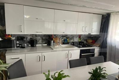 Casă cu 6 camere cu Teren 400 Mp în Rădăuți - 1