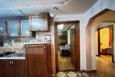 Apartament cu 4 camere decomandat în Central - 2