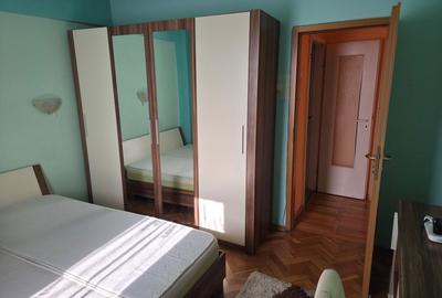 Apartament cu 3 camere semidecomandat, mobilat în Central - 2