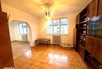 Apartament cu 3 camere în 7 Noiembrie - 8