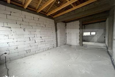 Casă cu 3 camere cu Teren 450 Mp în Malu Mare - 10
