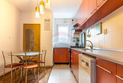 Apartament cu 2 camere de vanzare, zona Andrei Muresanu