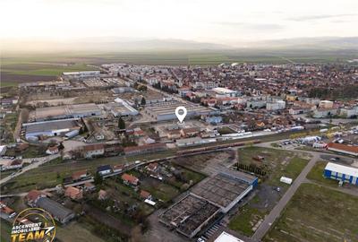 Edificiu renumit teren generos,acces din DN11,oportunitate e
