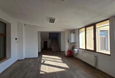 Casă cu 11 camere cu Canalizare în Ultracentral - 32