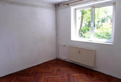 Apartament 3 camere, decomandat, parter in Ploiesti, Cina, comision 0 - 3