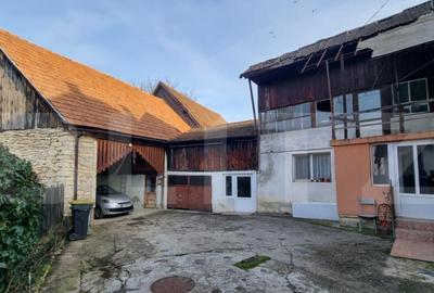 COMISION 0!Casa cu 2 apartamente, 210 mp, 1350 mp teren, in - 1