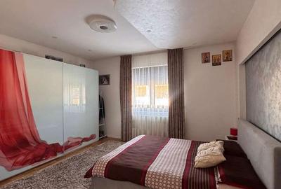 Casă cu 7 camere cu Teren 1100 Mp în Dumbrava - 2