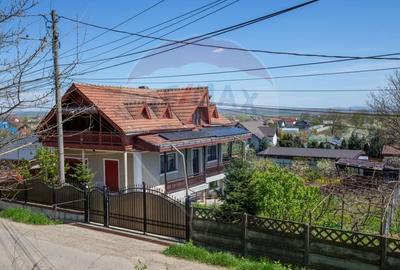 Casă cu 3 camere cu Teren 1251 Mp în Săucești - 2