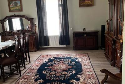 Casă cu 4 camere în Titulescu - 1