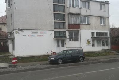 Spațiu comercial, de 143 mp, în Central - 3