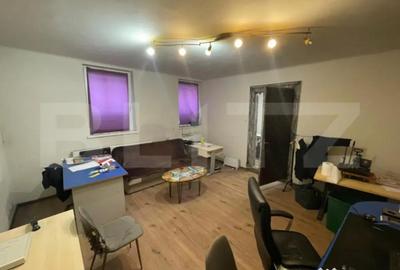 Spațiu comercial, de 50 mp, în Central - 3