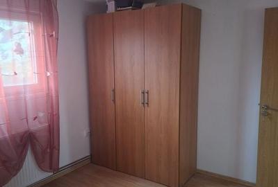 Casă cu 4 camere în Românești