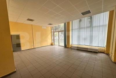 Spa?iu comercial de inchiriat, 120 mp, vitrina mare z Spa?iu comercial de inchiriat, 120 mp, vitrina mare z - 2