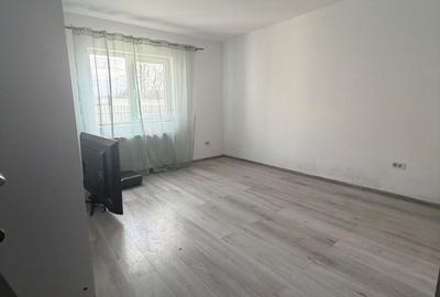 Casă cu 4 camere cu Teren 371 Mp în Hemeiuș - 2