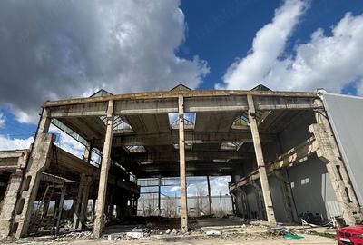 Spațiu comercial, de 1,500 mp, în Central - 4