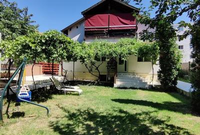 Casă cu 4 camere în Podul de Fier - 1