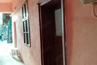 Casă cu 4 camere în Traian - 2