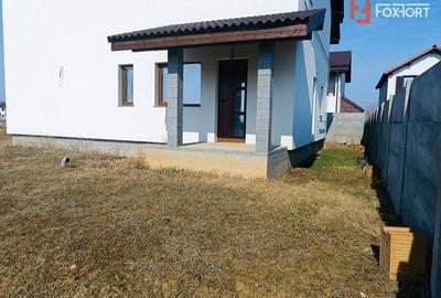 Apartament cu 3 camere semidecomandat în Giroc - 1