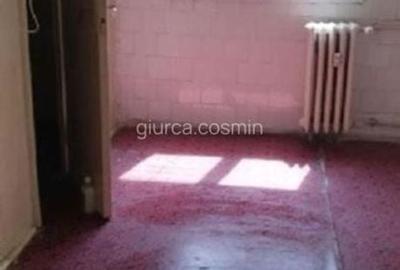 Apartament cu 3 camere semidecomandat în Brâncoveanu