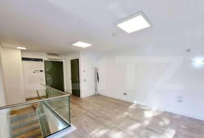 Spațiu comercial, de 250 mp, în Central