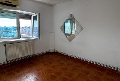 Apartament cu 3 camere decomandat în Brâncoveanu