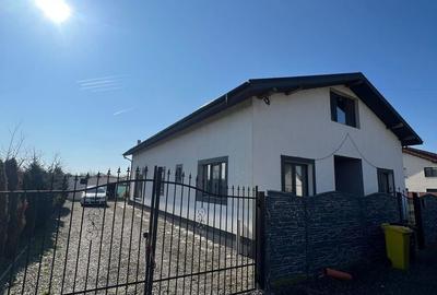 Casă cu 4 camere cu Teren 544 Mp în Vetiș