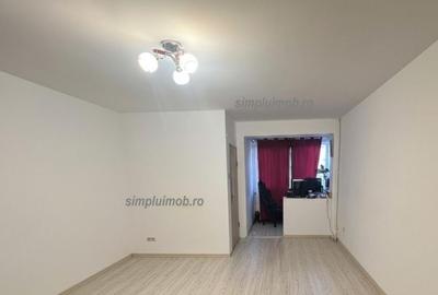 Garsonieră decomandată în Titan