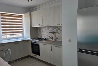 Apartament cu 2 camere semidecomandat, mobilat în Tractorul - 11