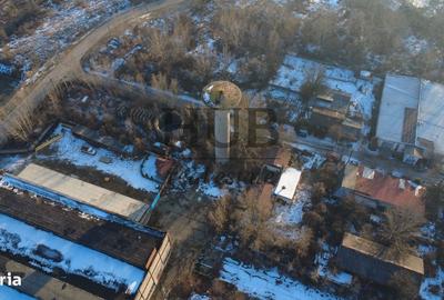 Casă cu 8 camere cu Canalizare în Central