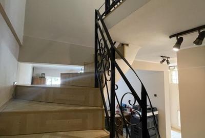 Tomis I, vila P+1 cu 4 camere, 2 balcoane, curte, loc de parcare - 14