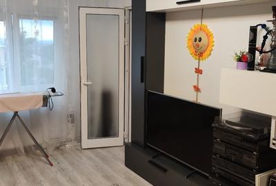 Apartament cu 2 camere decomandat în Micro 21 - 1