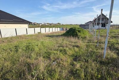 Teren de 680 mp, în Vânători - 2