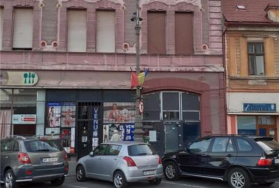 Spațiu comercial, de 246 mp, în Central - 10