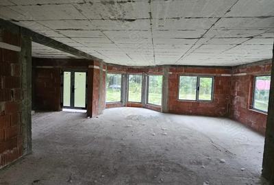 Casa noua la ro?u, 231mp, teren 1067mp, garaj - 2