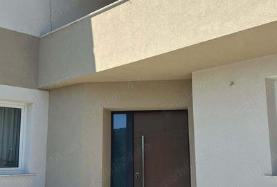 Casă cu 8 camere cu Teren 7000 Mp în Vâlcele - 2