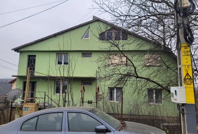 Casă cu 4 camere în Valea Adâncă - 6