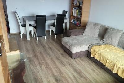 Apartament cu 4 camere decomandat în Nicolina - 2