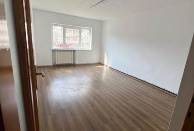 Spațiu comercial, de 70 mp, în Central - 12