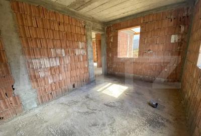 Casă cu 3 camere cu Teren 500 Mp în Central - 5