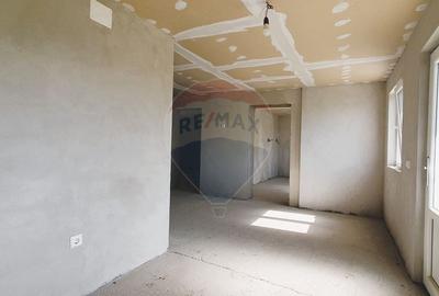 Casa 3 camere in Periam, renovata, incalzire in pardoseala Comision 0% - 9