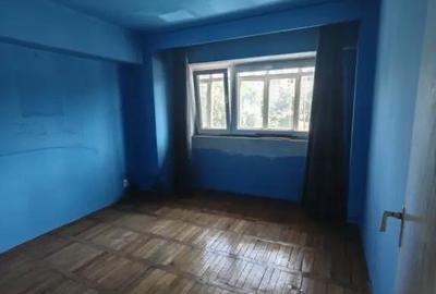 Apartament cu 3 camere semidecomandat în Central - 3