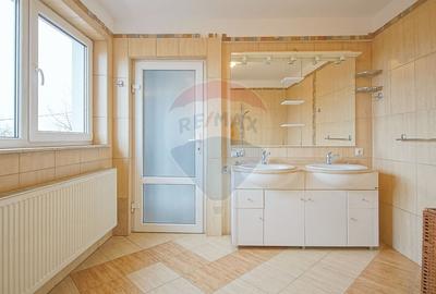 Casă cu 5 camere cu Teren 530 Mp în Central - 26