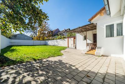 Casa individuala cu 4 camere, 2 bai,  renovata, zona Trei Stejari-Centru Casa individuala cu 4 camere, 2 bai,  renovata, zona Trei Stejari-Centru - 1